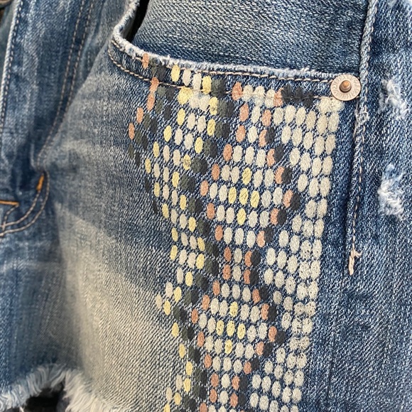 American Eagle hi-rise festival jean shorts size 6 - Picture 5 of 9